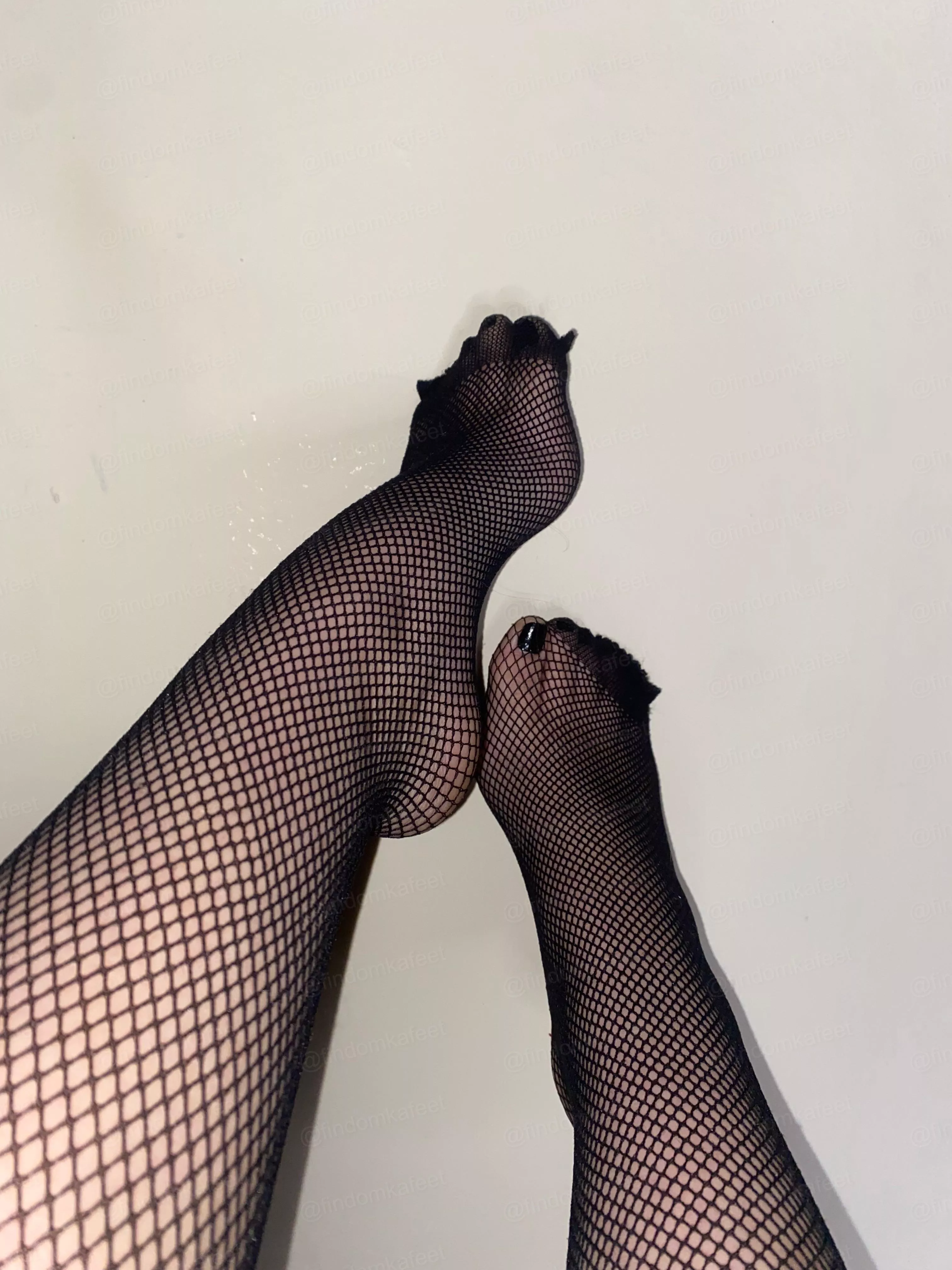made to be worshipped 🖤 oc -  posted by findomkafeet
