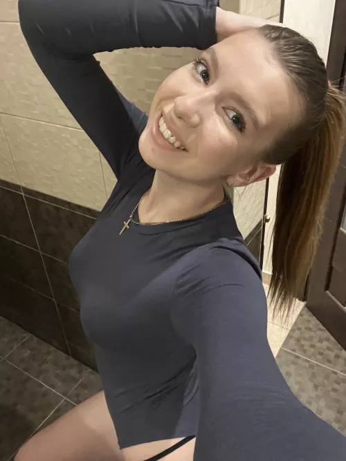 My cute afternoon selfies. Does it put a smile on your face by Babinhoe