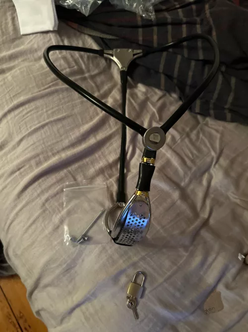 My first belt arrived! How do I adjust it to make it tighter? It’s a simple cable belt off of eBay. And how should I clean it? by hamsterstyle69