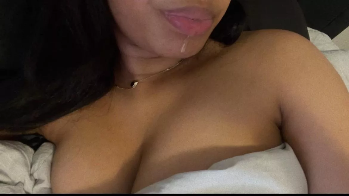 Need a little hydration? 💦 posted by Brattyandi006