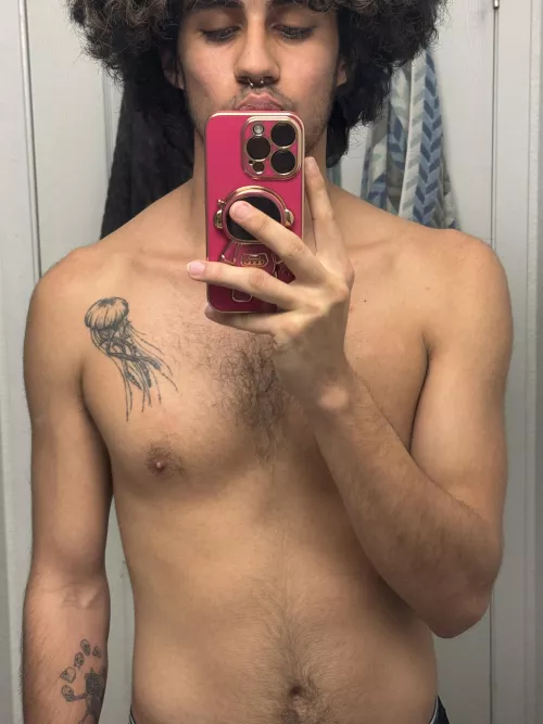 NSFW. Introducing myself (again) say hi! by Onlyevan_00