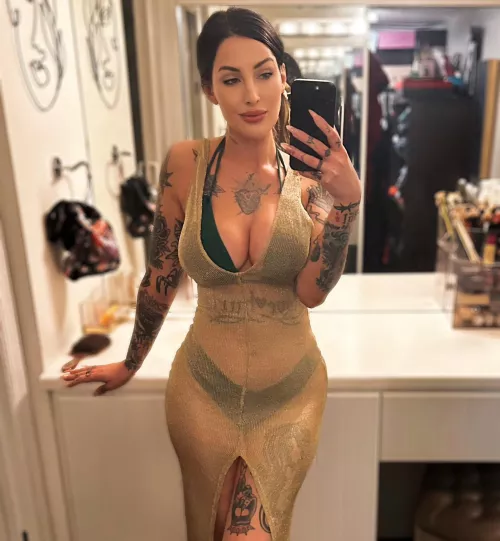 She so sexy by aaMikhael