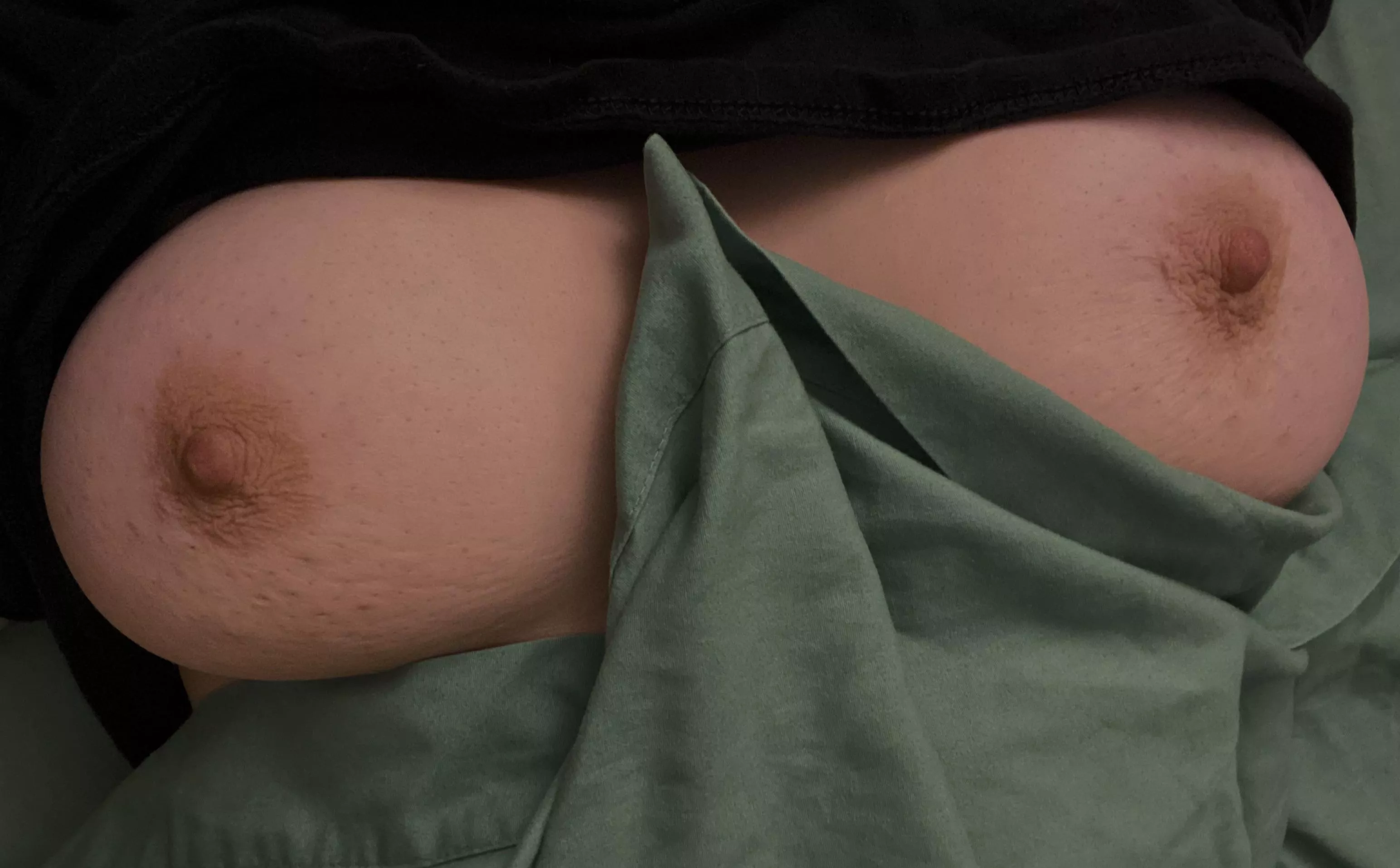 So horny every time I come on here 😮‍💨 posted by josieposie873