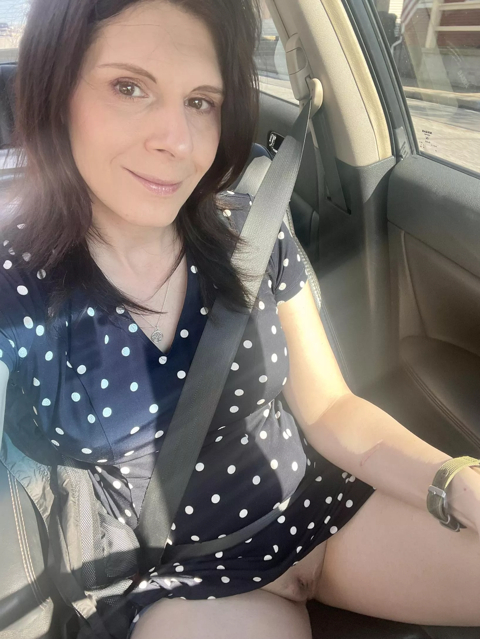 So much easier plus sexier with bare legs 💛42F posted by TheRealAutumnGoddess