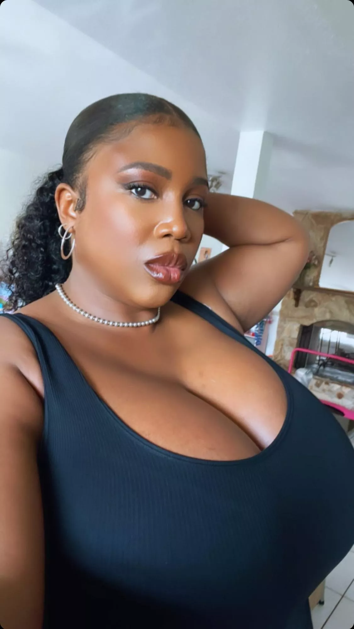 Stunning lady posted by Sn1per100