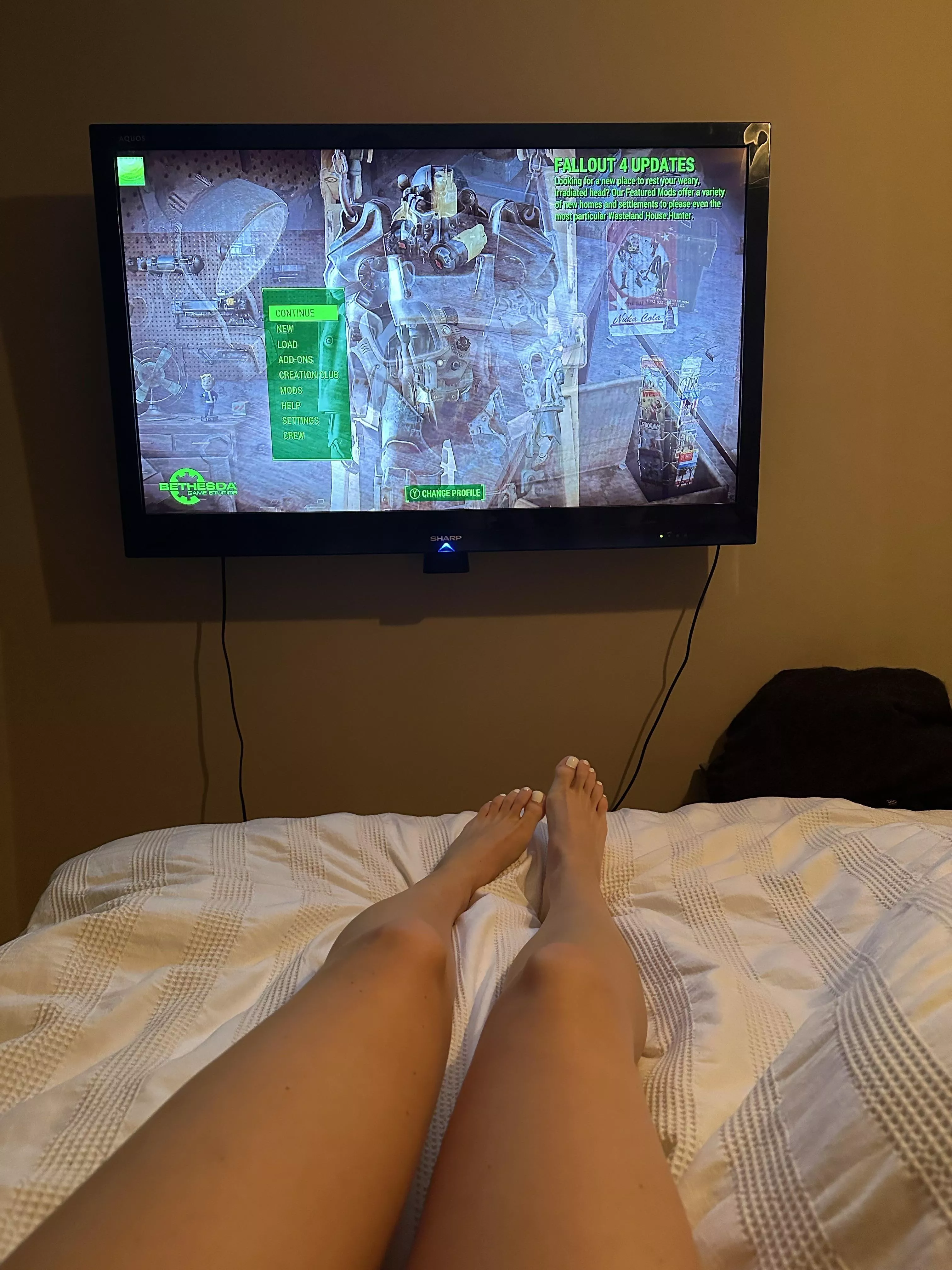Suck on my toes while I play Fallout 4 [oc]  posted by Corinaxx