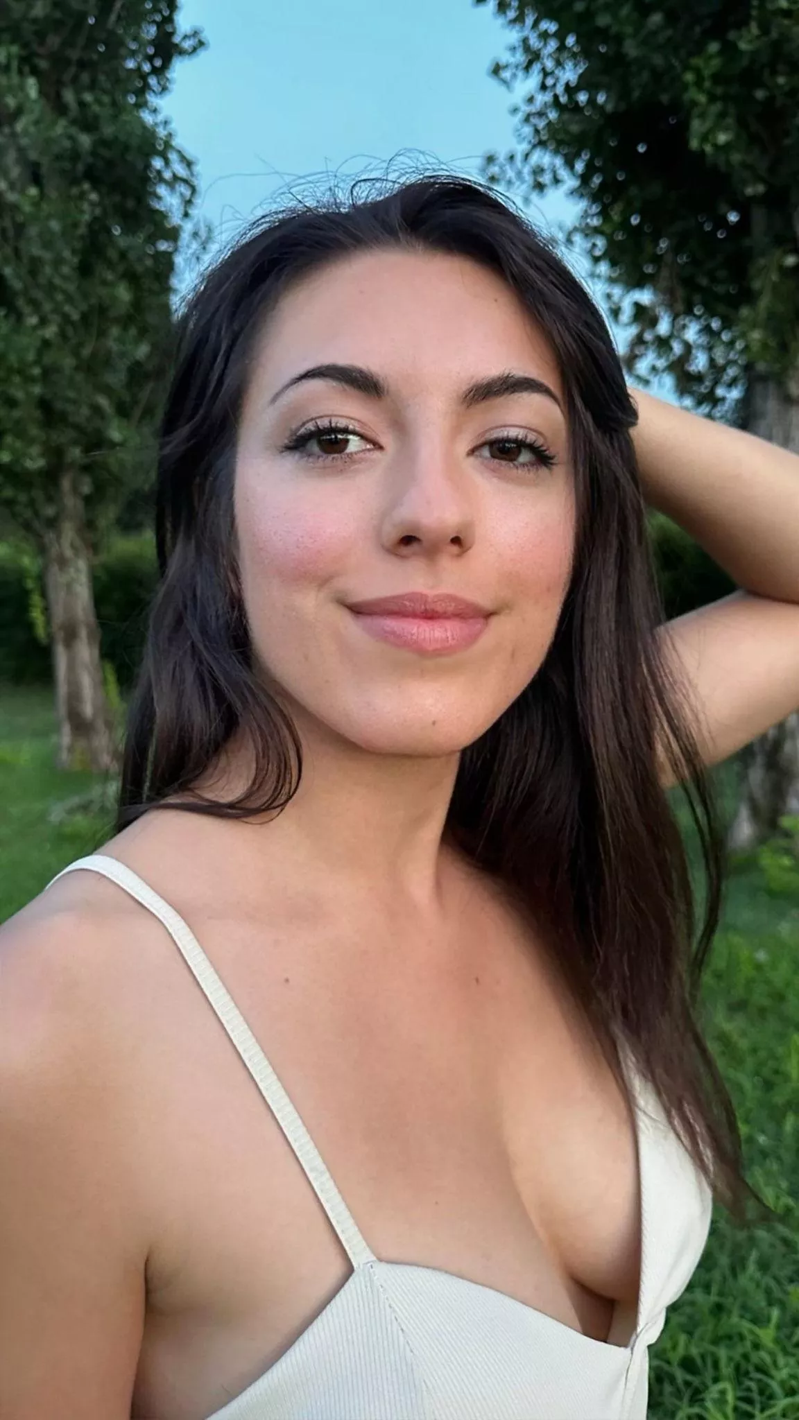 ur smile in the trees got me feeling flirty babe F19 posted by tootzmehyol