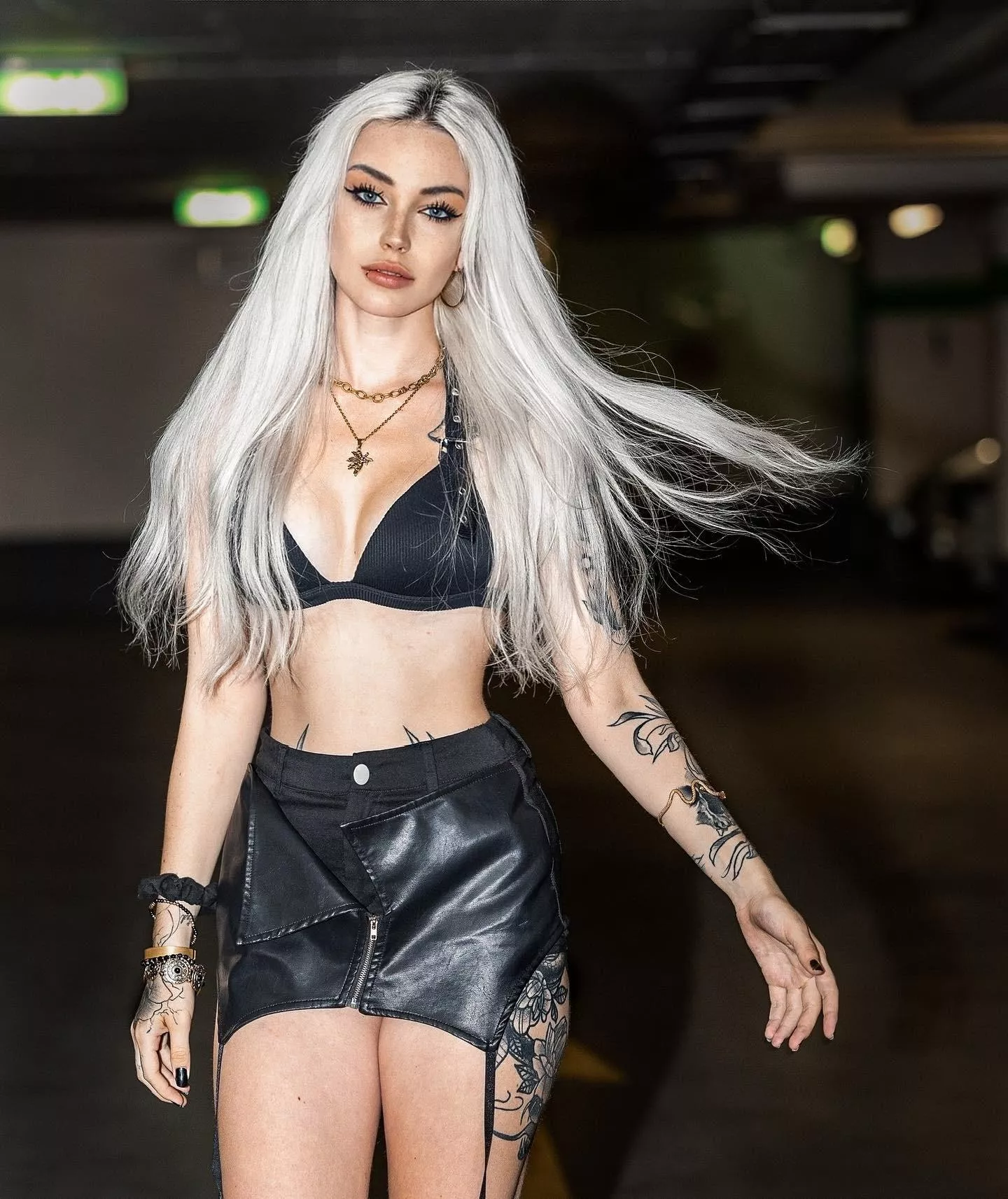 wanna play with me here outside? posted by Tall-Abbreviations92