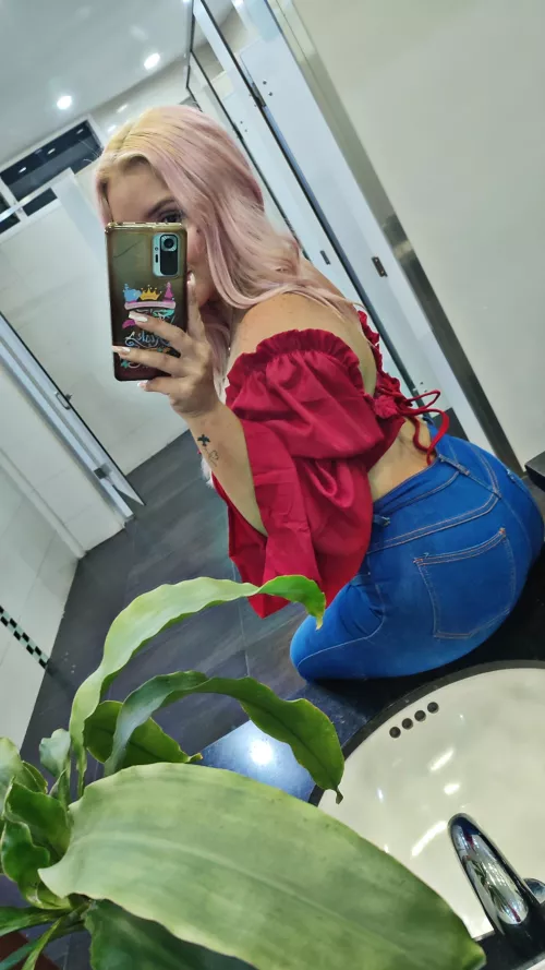 would you say im classy? by Camera_Fantasti