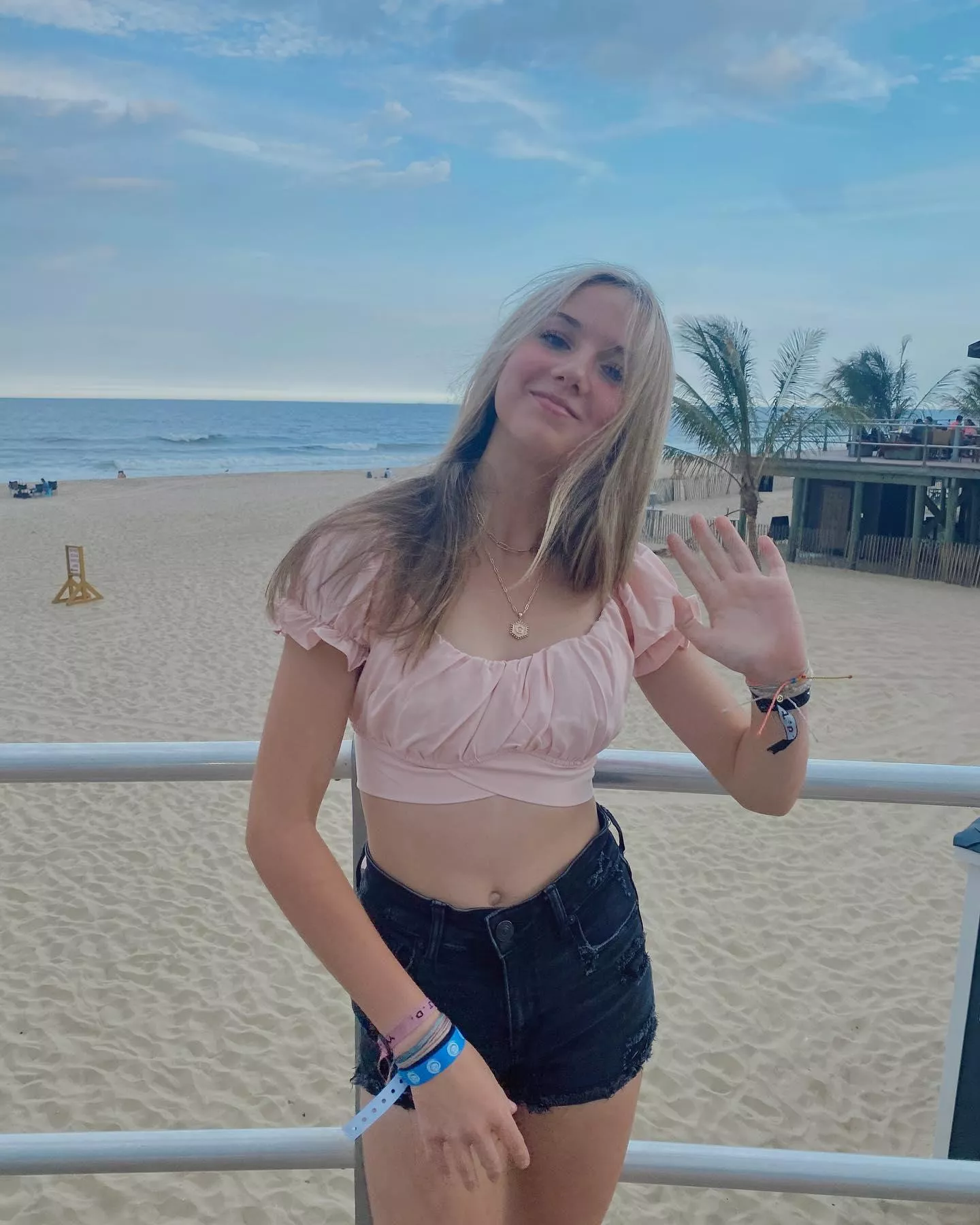 Beautiful Gigi posted by Sensitive-Disk9972