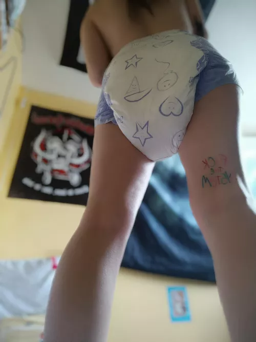 Can I sit ? 😝 by metalicorne