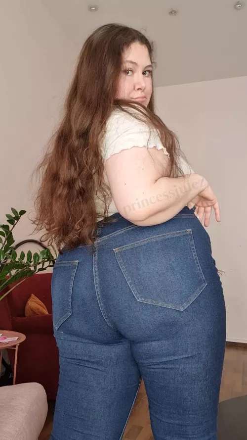 Dark blue jeans and my big booty by princessjulez