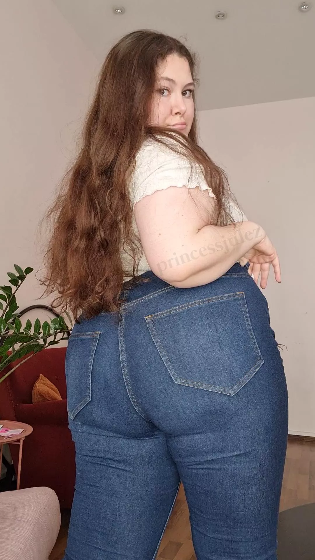 Dark blue jeans and my big booty posted by princessjulez
