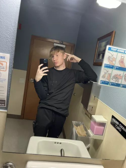 Do yall like bulge in scrubs ?? by Exact_Following4200