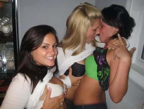 Eager Third Wheel posted by jedi2112