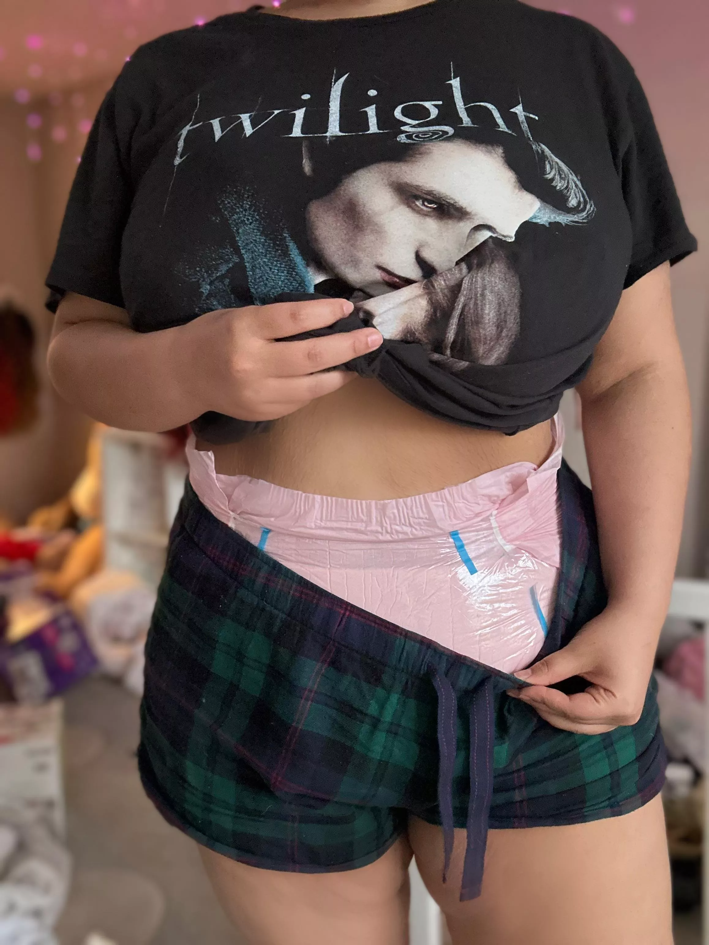 Feeling cozy while I’m sick 🤒 ❤️ posted by lilpetjay