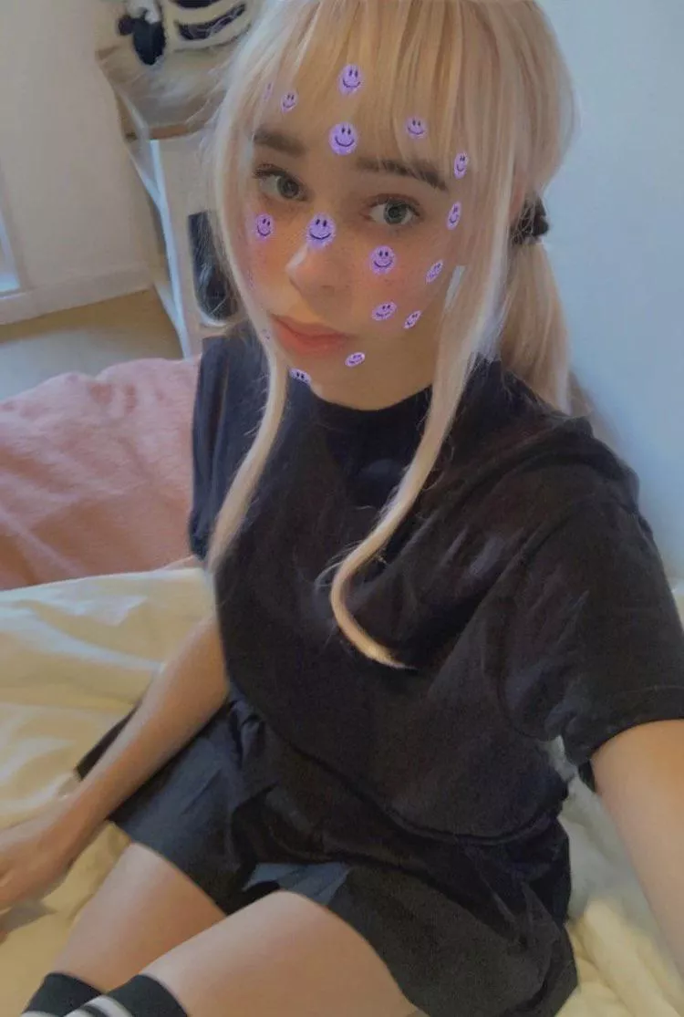 found this old pic of me 🎀 posted by Bratzii