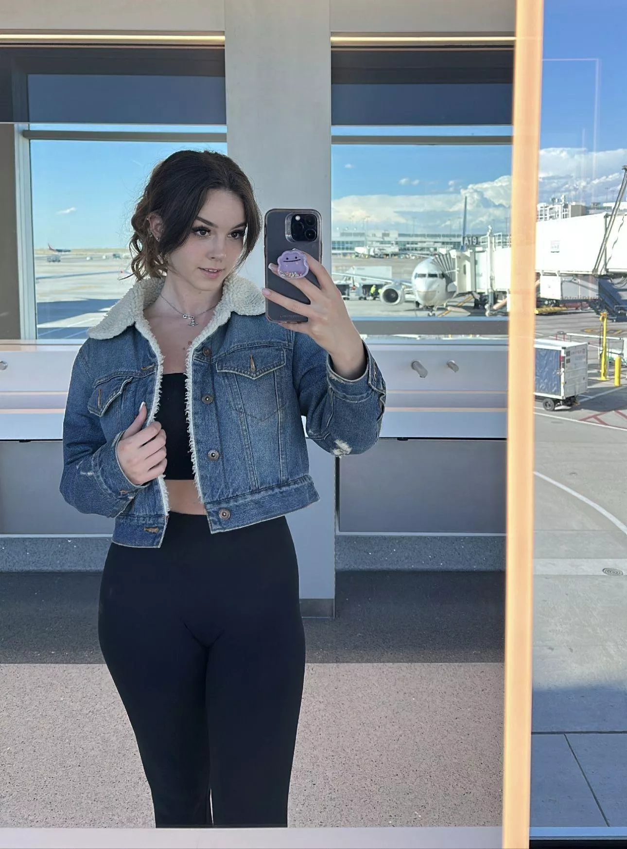 getting ready to hop on a jet, maybe we could join the mile high club? posted by kisseve