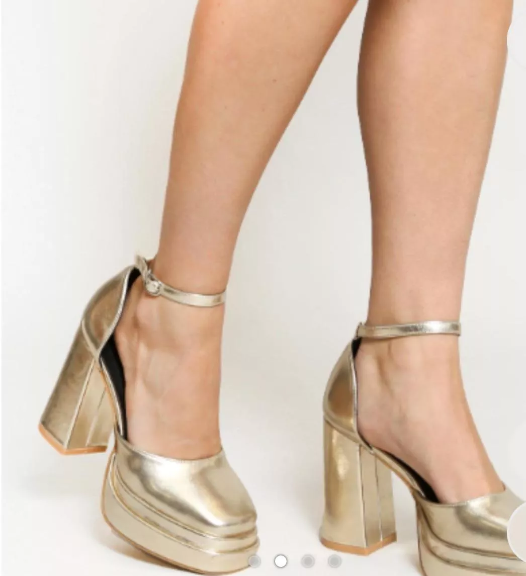 help me find heels pleaseee!' posted by Meadoughh