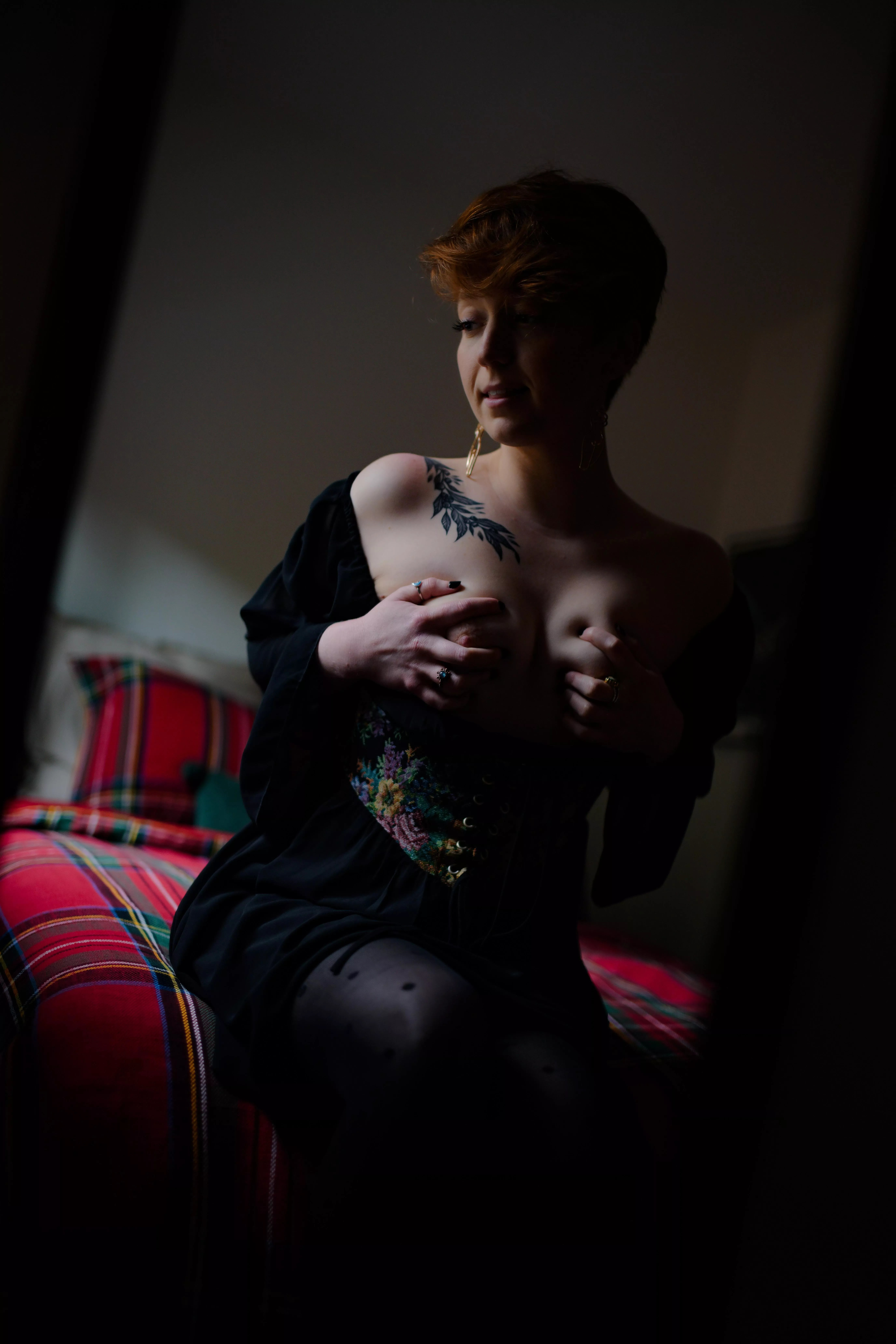 Help me get the rest of this dress off posted by xolunaclaire