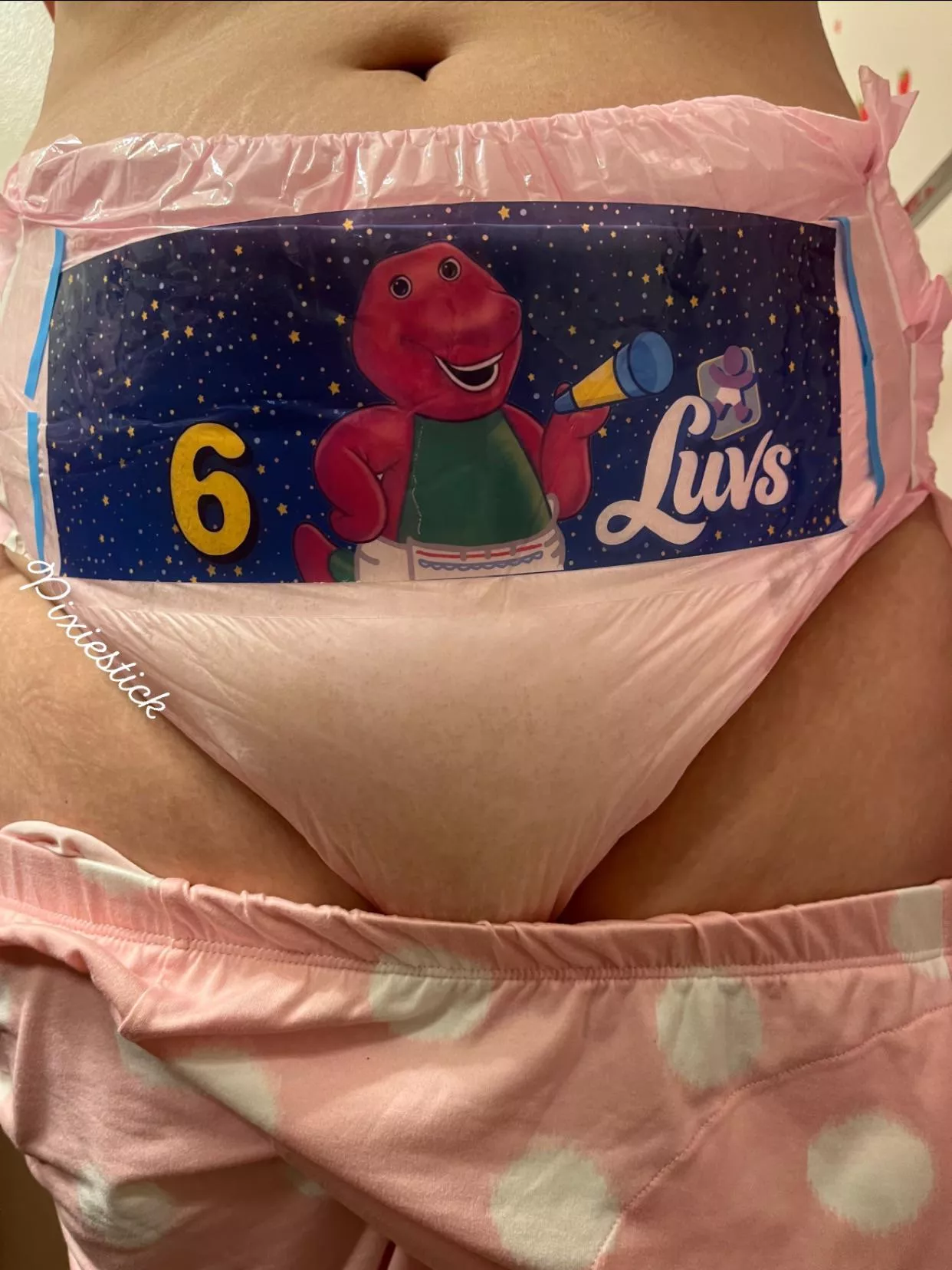 I love when you can see the tinkle spots 😍 I could not keep my hands outta this diaper 🙈🙈🙈 posted by Elena_Anghel69