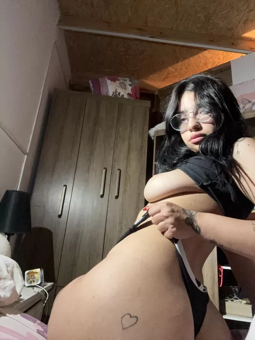 I realize my tits are too tiny. by jessicakatren