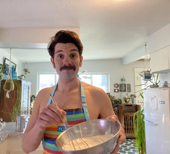 🙋‍♂️if you want to see what’s on the other side of the apron by ChampagneCity