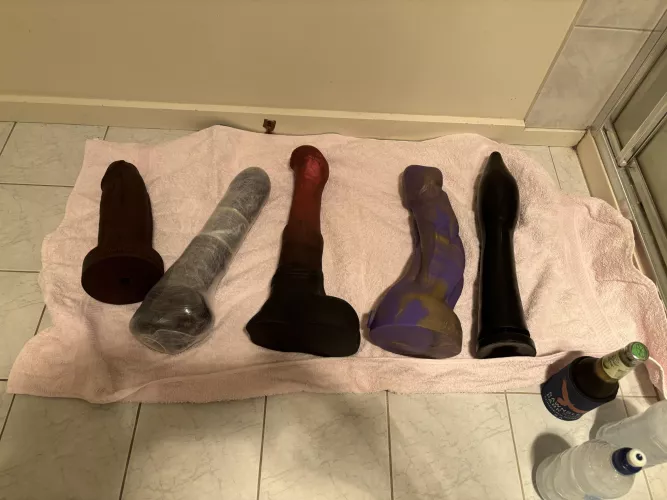 Laying out toys for session by L3ighm