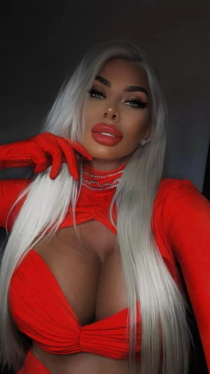 Pure trophy wife goodness posted by RealSlimShady1337