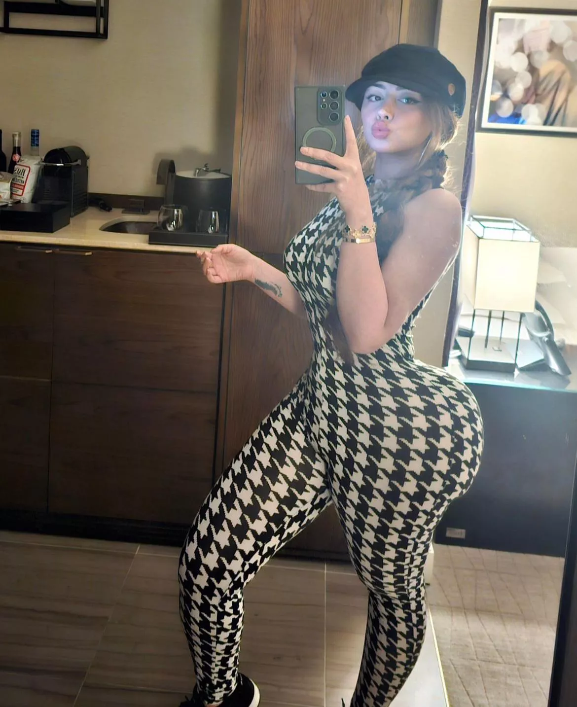 Queen🥵🥵 posted by Bimbolover_