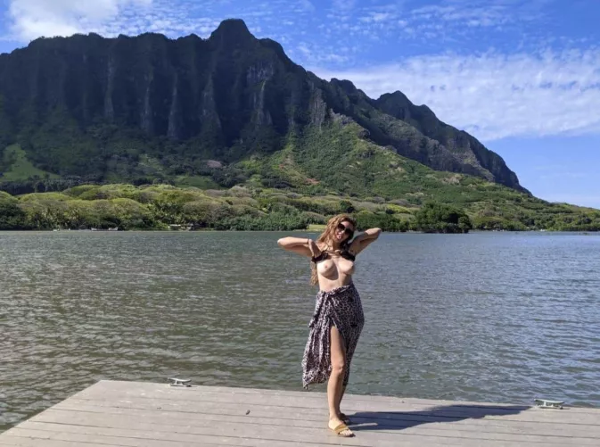 Tits in Hawaii >>> by sparklebuttplugs