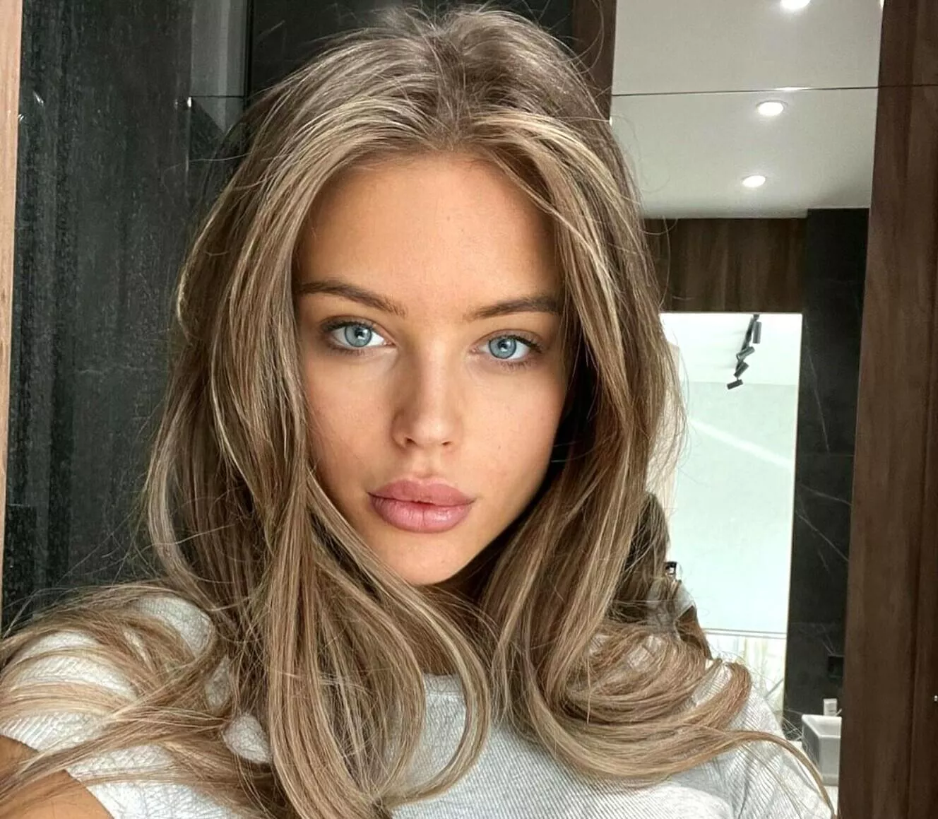 Violetta Onoprienko posted by qwer5r