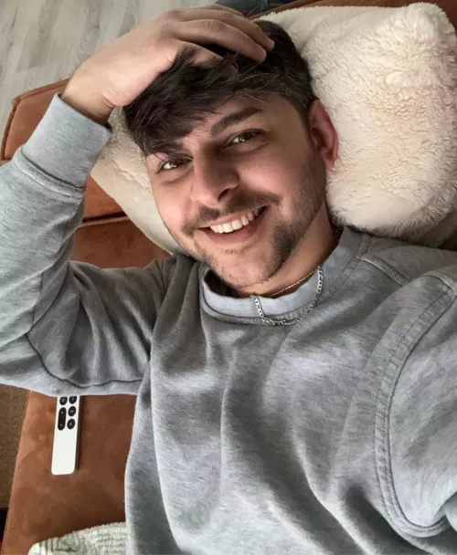 Weekend! Who's up for a chat? 🥳 by michelberg99