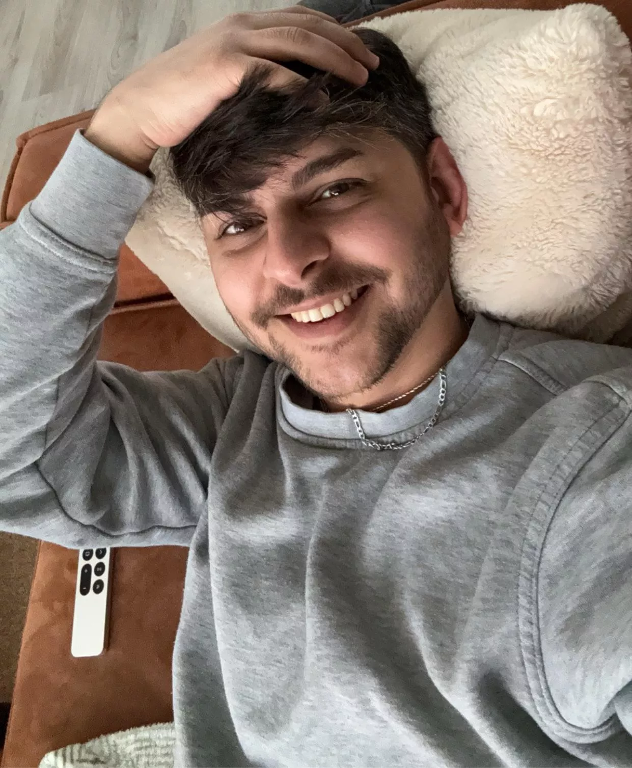 Weekend! Who's up for a chat? 🥳 posted by michelberg99