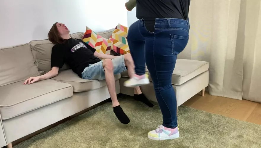 Write us any plans for his fucking crotch - more pain = more fun 🤩😁🦵🙋‍♀️ - Dave Moon - Jennifer - BrutalBusting [domme] by brutalbusting