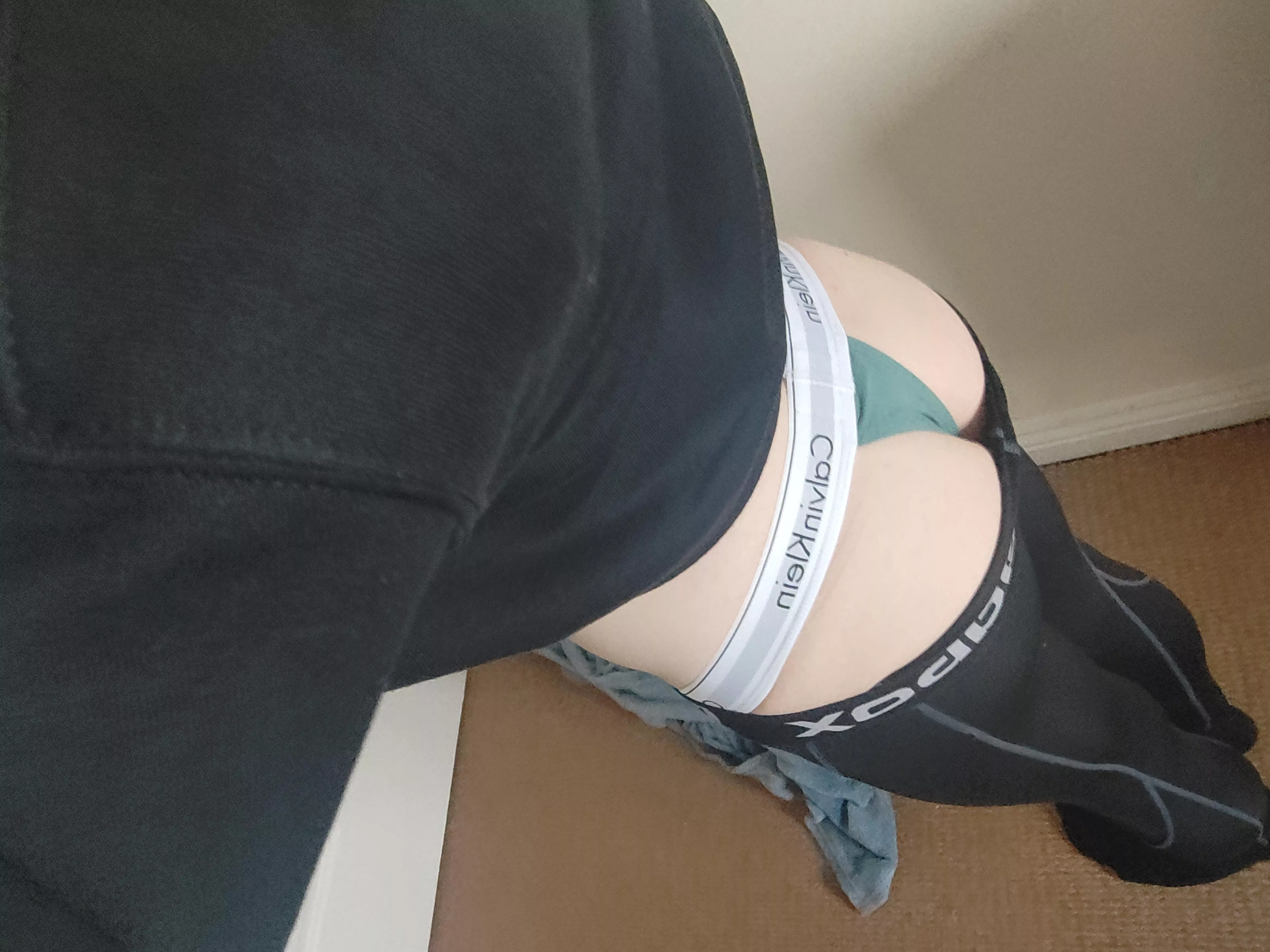 You see me in the gym changing like this... What do you do?? 😈 X posted by Money_Arm9744