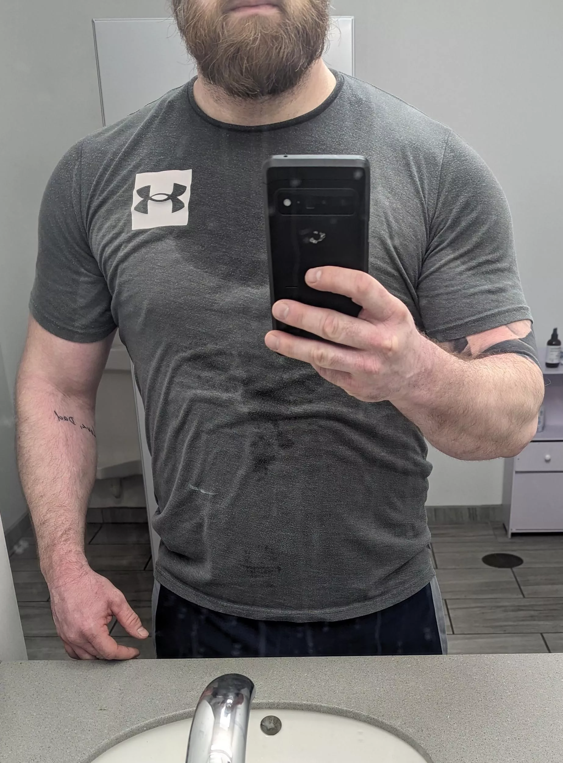 Any MILFS interested in this? (41) posted by 4XFitdad0