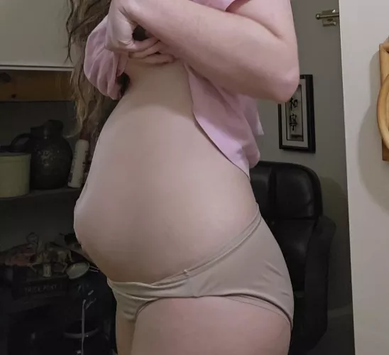 Chugged milk and water, feeling heavy and squishy 😳🐮 by Piplupusesreddit