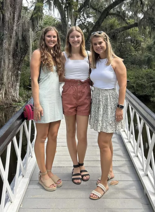 Cute friends by runnerrunner98