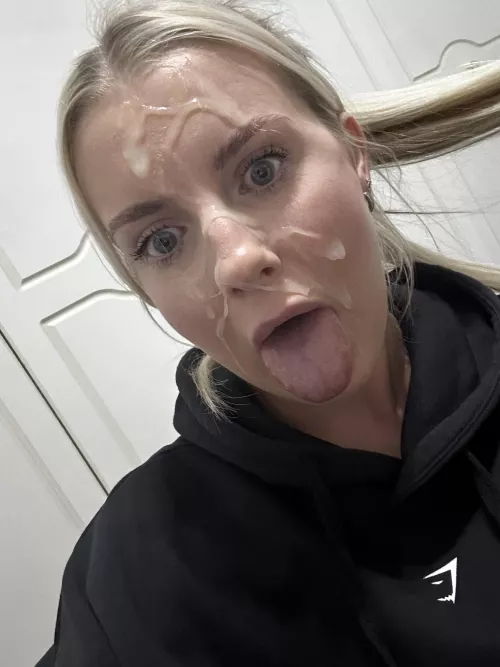 Do you like my post workout routine? by EmilyWalters18