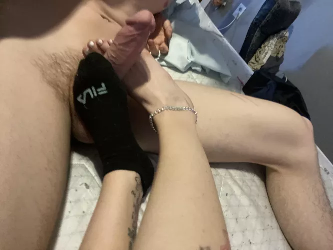 Do you prefer socked or undocked feet by Saraahtoniin