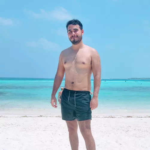 Hey everyone, anyone for a swim 😊  by bastian_cnm