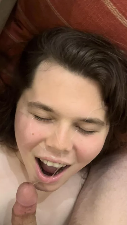 Hmm I need to cover more sluts with my sticky girly goodness! by NineGock