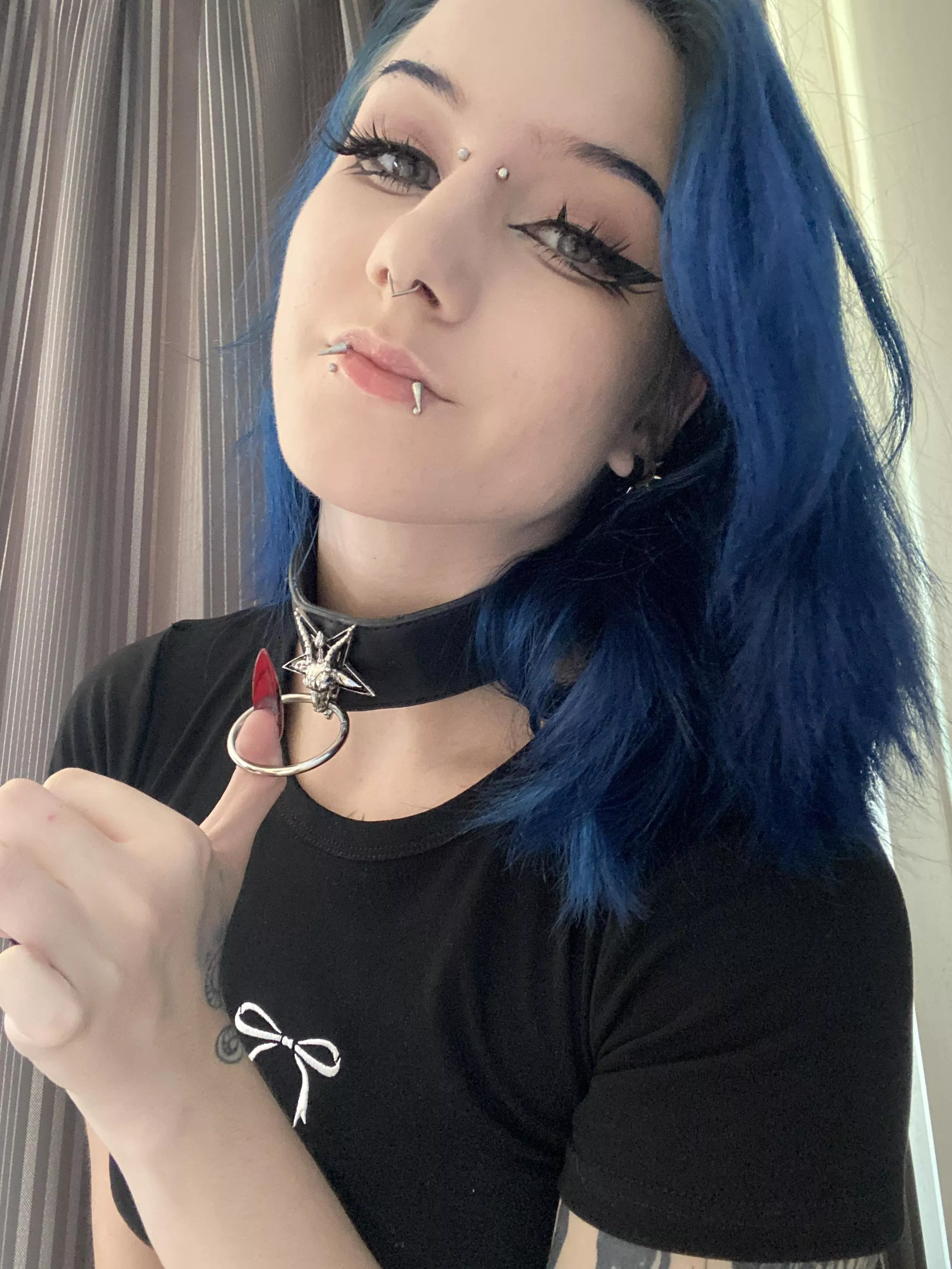 I like it when you put a collar on me, Master posted by eva_curls_