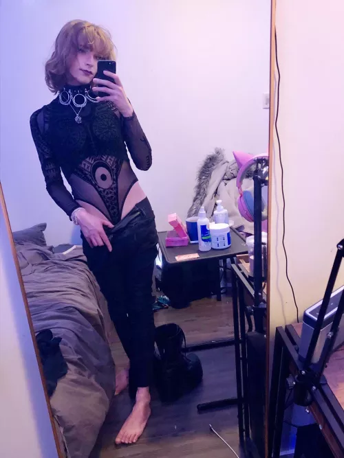 I like this outfit for partying by felikutie