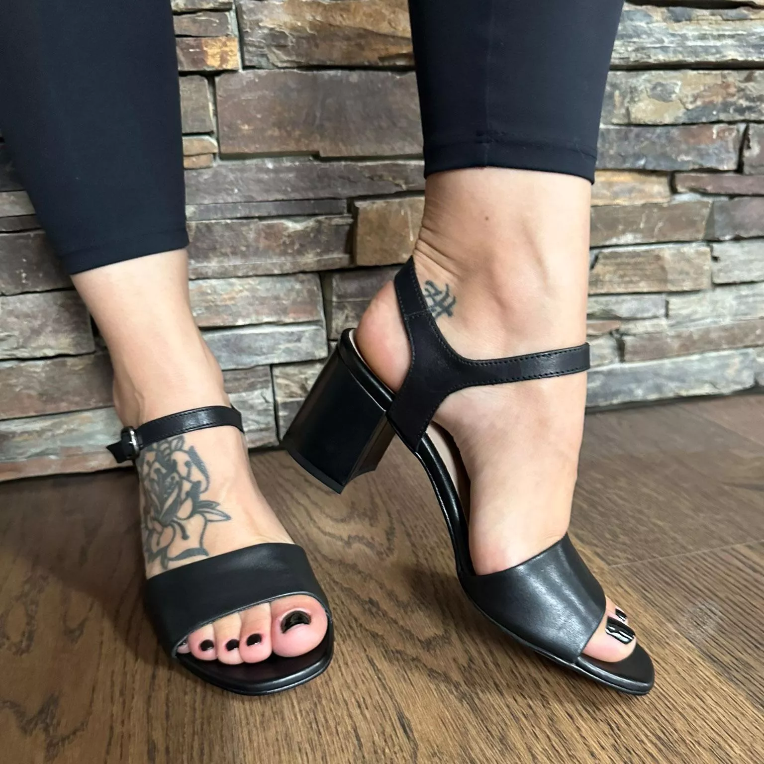 I love to go to work with these! They are super comfy 😋 posted by Pixiesoles23_