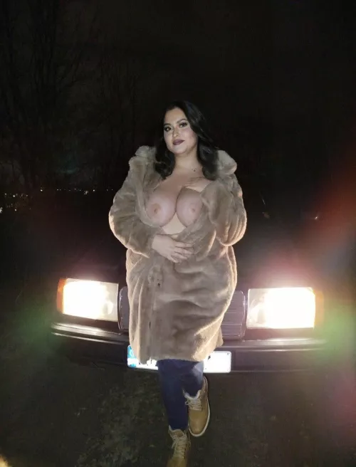 I need friends who will accept my nudes no questions asked by Messefk