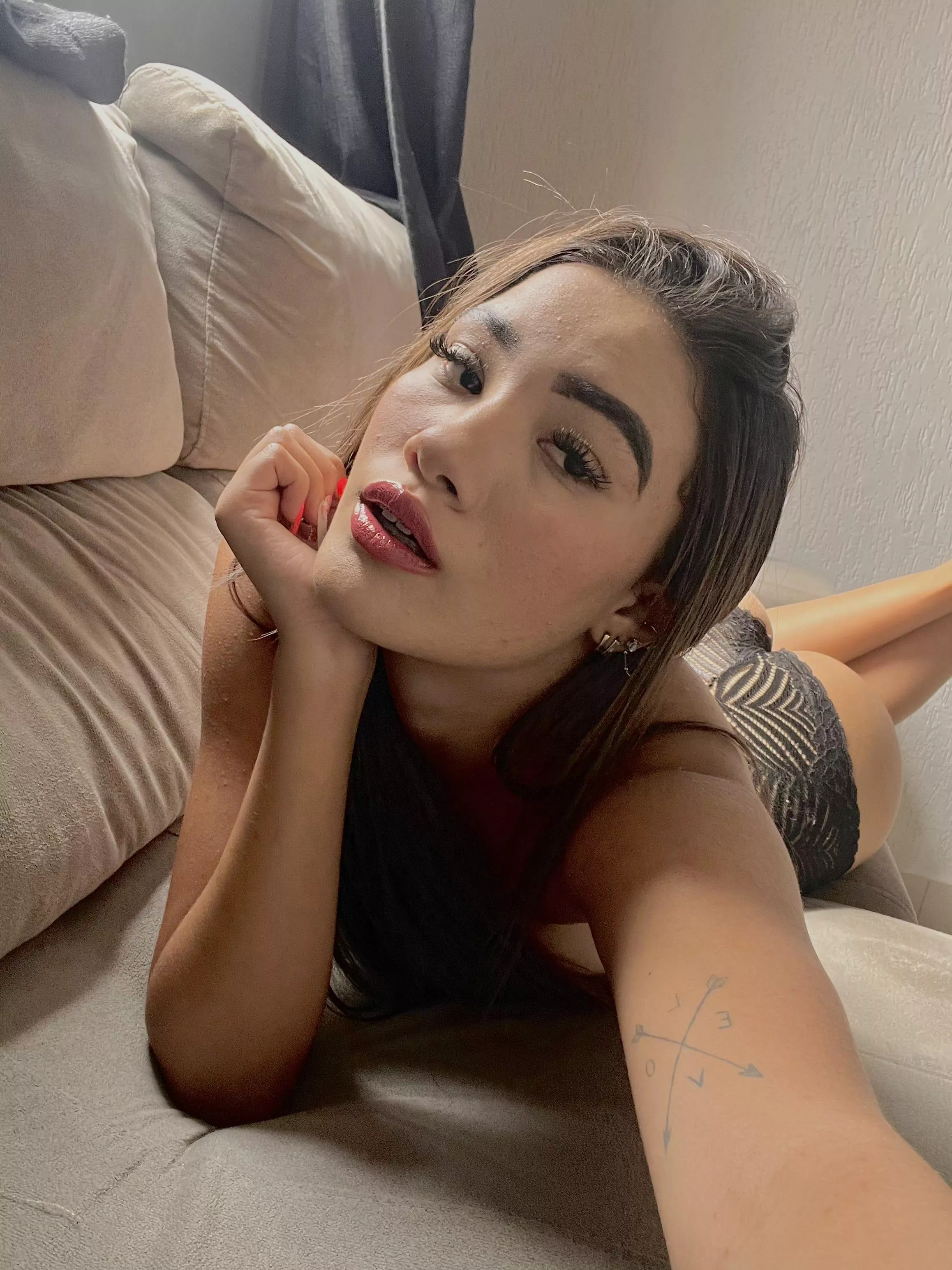 Im feeling happy and horny posted by connathan