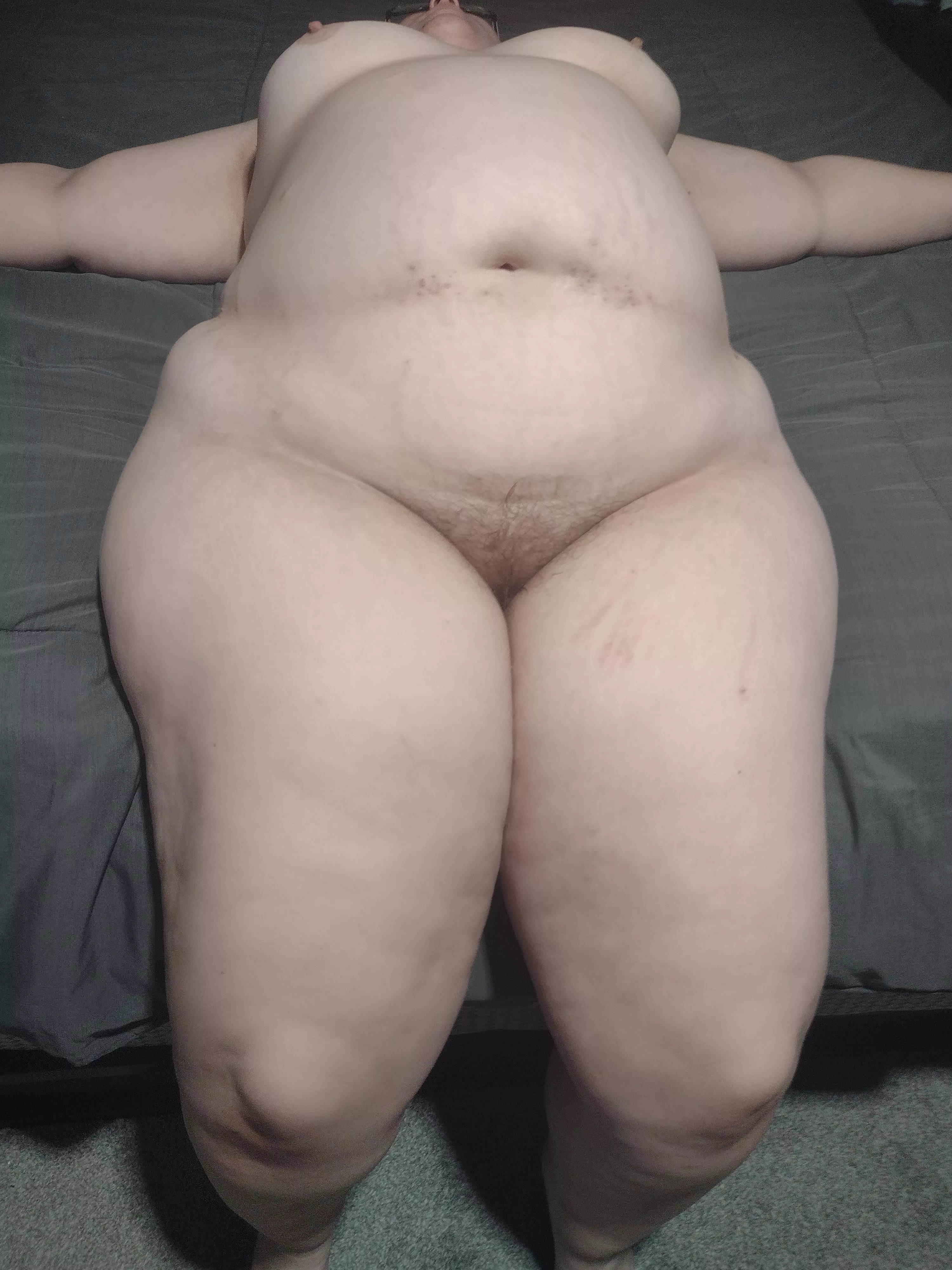 I'm getting so plump and wide  posted by AnnieAmpleBottom