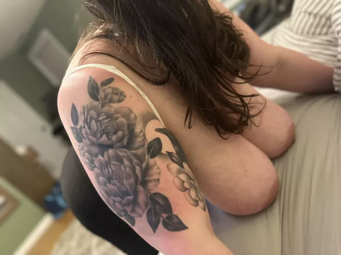 Imagine my saggy milf tits wrapped around your cock by DaliaJade